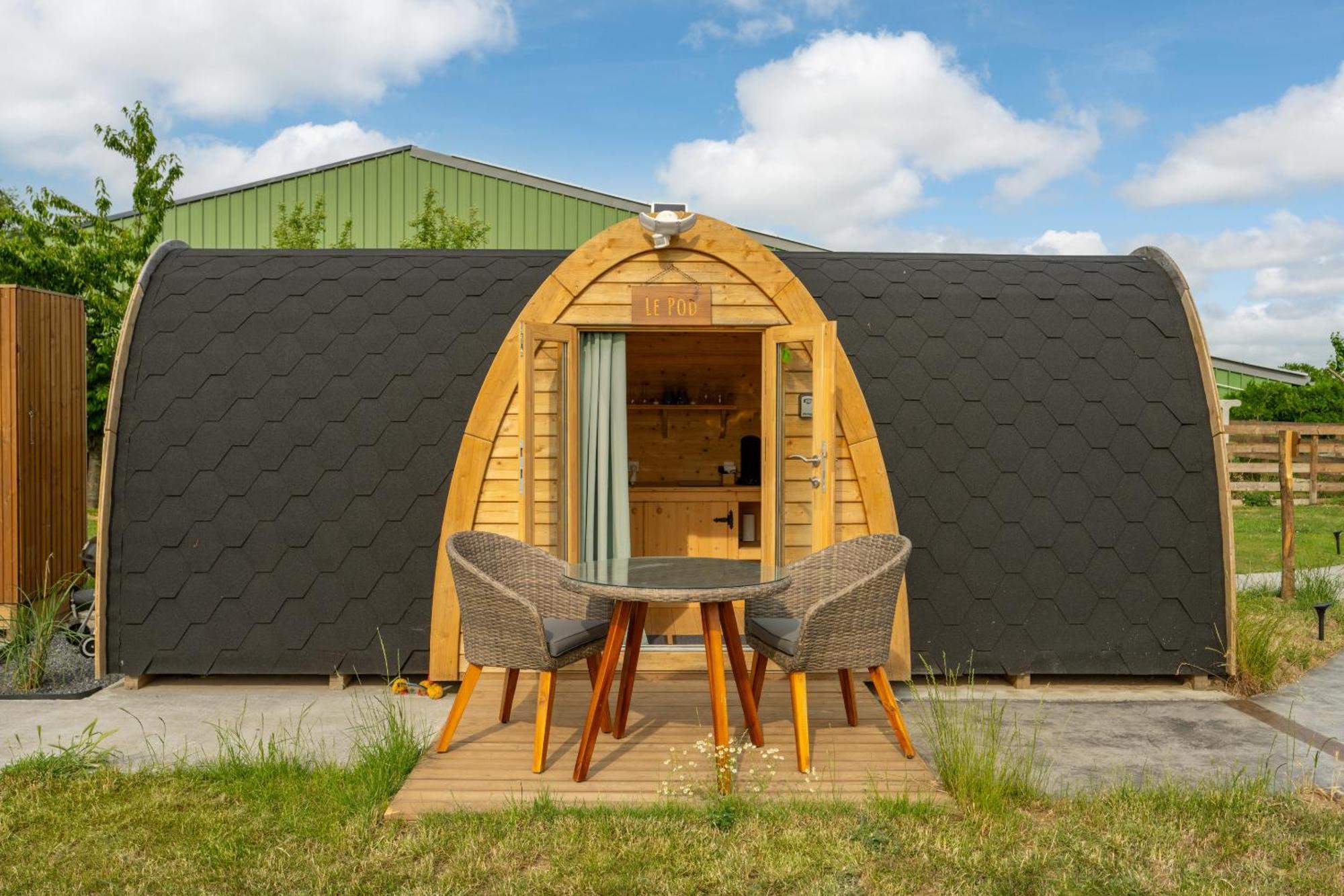 Logements Insolites A La Ferme - Yourte, Kota Ou Pod Farbus Bilik gambar